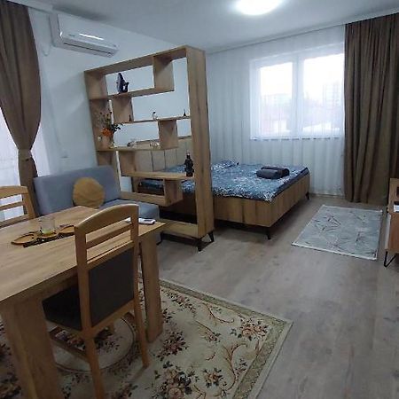White Apartments Kosovo Polje Extérieur photo