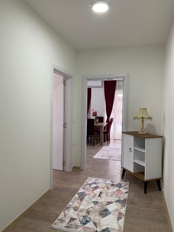 White Apartments Kosovo Polje Extérieur photo