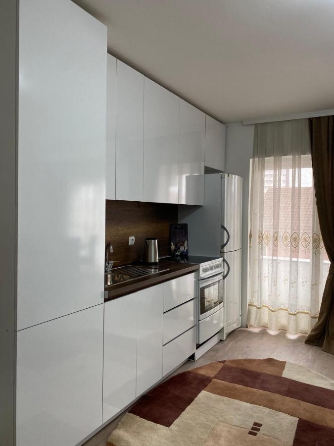 White Apartments Kosovo Polje Extérieur photo