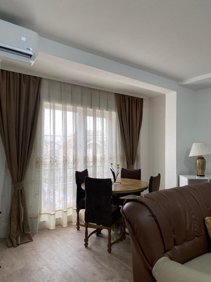 White Apartments Kosovo Polje Extérieur photo