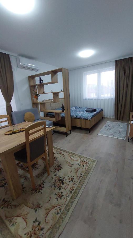 White Apartments Kosovo Polje Extérieur photo