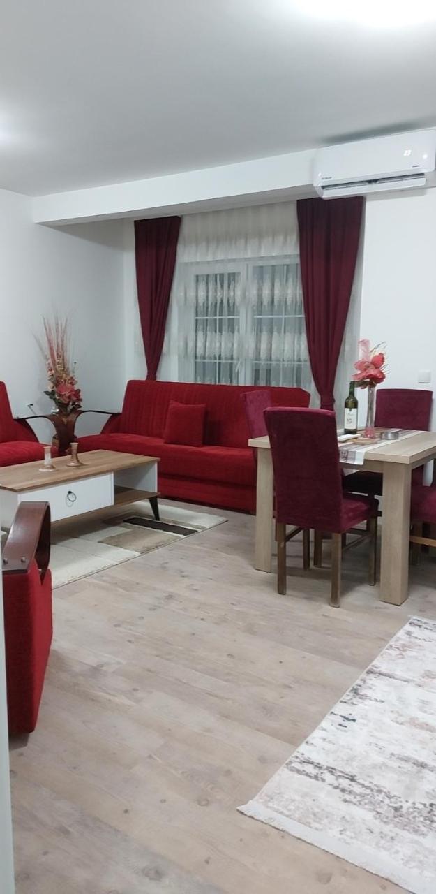 White Apartments Kosovo Polje Chambre photo