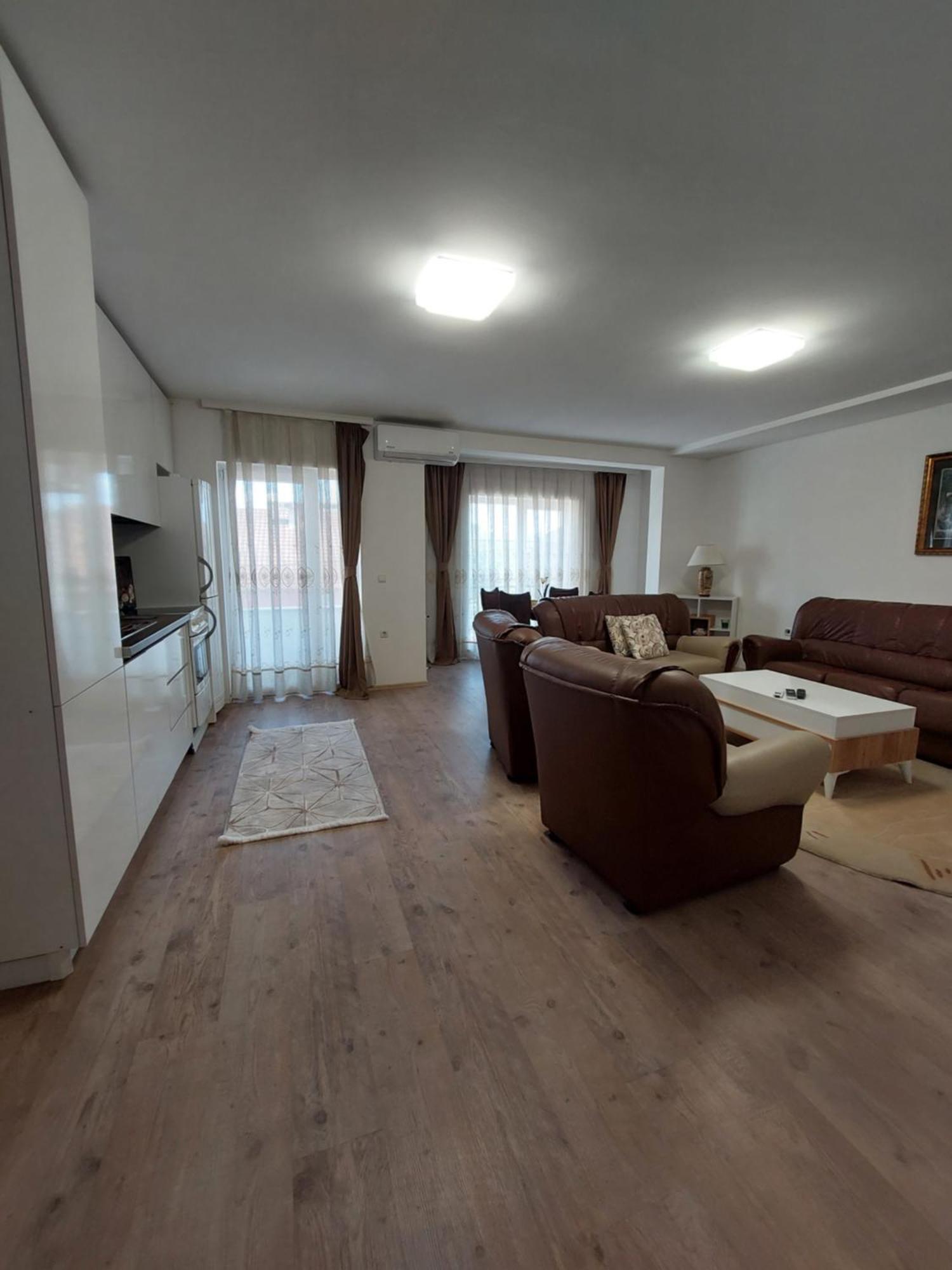 White Apartments Kosovo Polje Extérieur photo